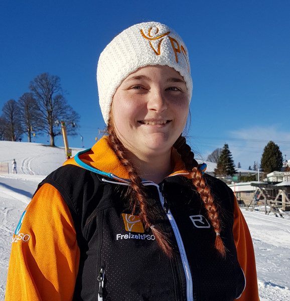 Skilehrerin und Outdoorbetreuerin Simone Mandl